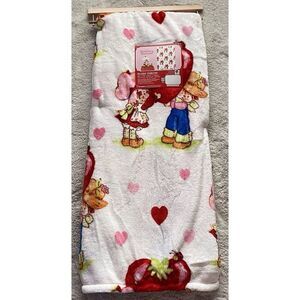 Strawberry Shortcake Huckleberry Pie Valentines 50” X 70” Soft Throw Blanket NEW